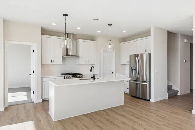 $560,275 | 10959 37th Street North, Lake Elmo, MN 55042