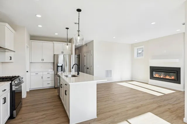 $560,275 | 10959 37th Street North, Lake Elmo, MN 55042