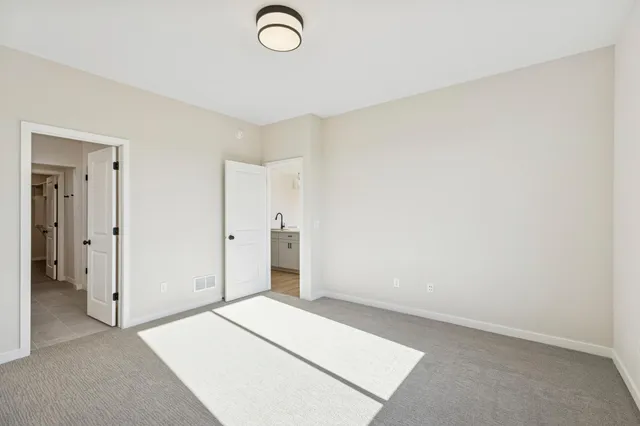 $560,275 | 10959 37th Street North, Lake Elmo, MN 55042