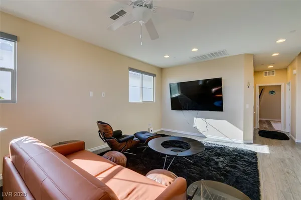 $2,950 | 172 Petaluma Valley Drive, Las Vegas, NV 89138