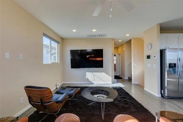 $2,950 | 172 Petaluma Valley Drive, Las Vegas, NV 89138