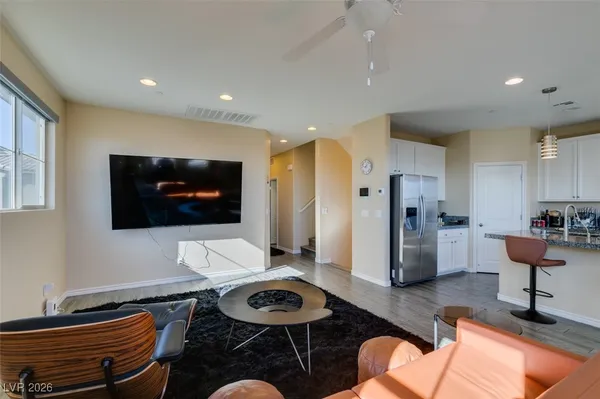 $2,950 | 172 Petaluma Valley Drive, Las Vegas, NV 89138