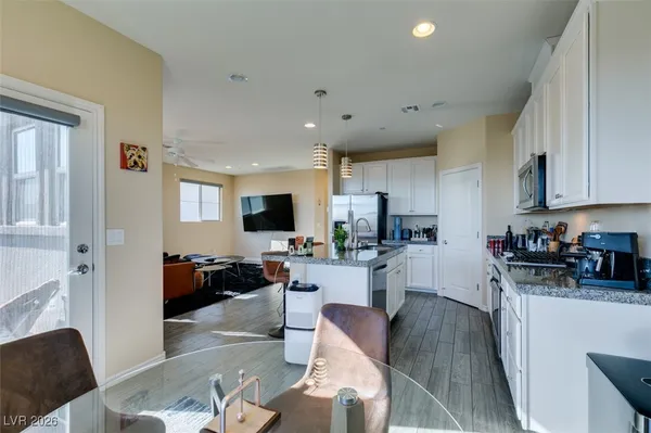 $2,950 | 172 Petaluma Valley Drive, Las Vegas, NV 89138