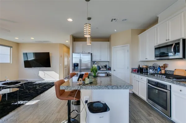 $2,950 | 172 Petaluma Valley Drive, Las Vegas, NV 89138