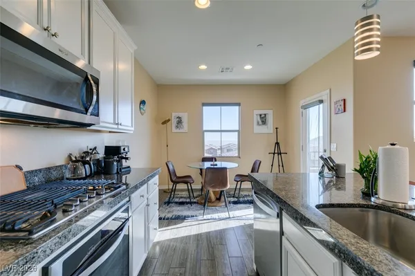 $2,950 | 172 Petaluma Valley Drive, Las Vegas, NV 89138