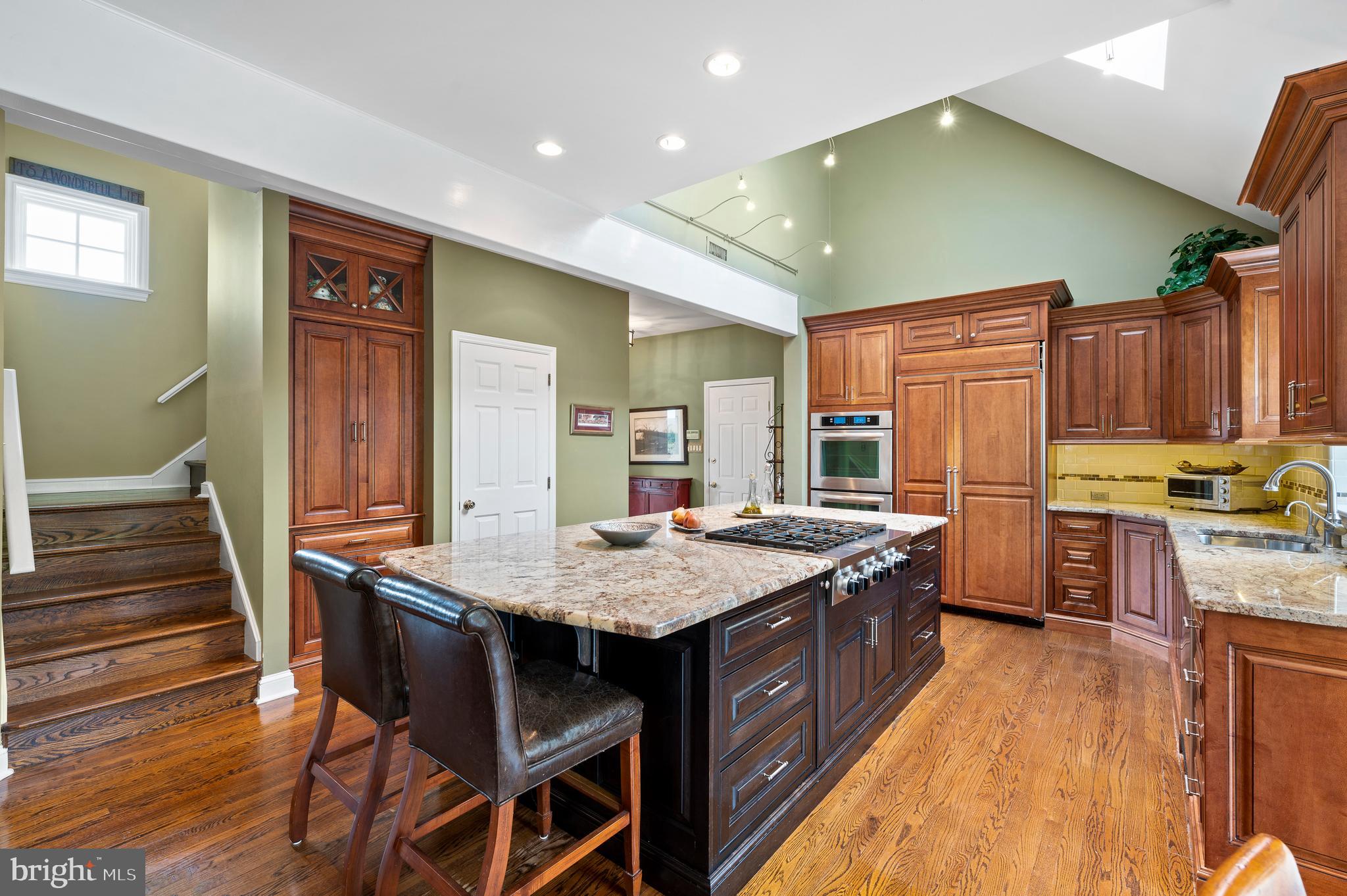 1905 General Alexander Drive Malvern, PA 19355 - Photo 12 of 87 Gourmet Kitchen w/ 6 burner gas stove