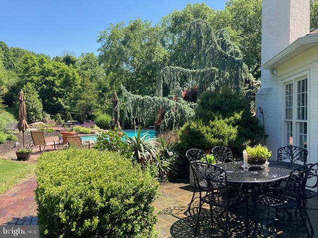 1905 General Alexander Drive Malvern, PA 19355 - Photo 14 of 87 Flagstone Patio, Brick walkways