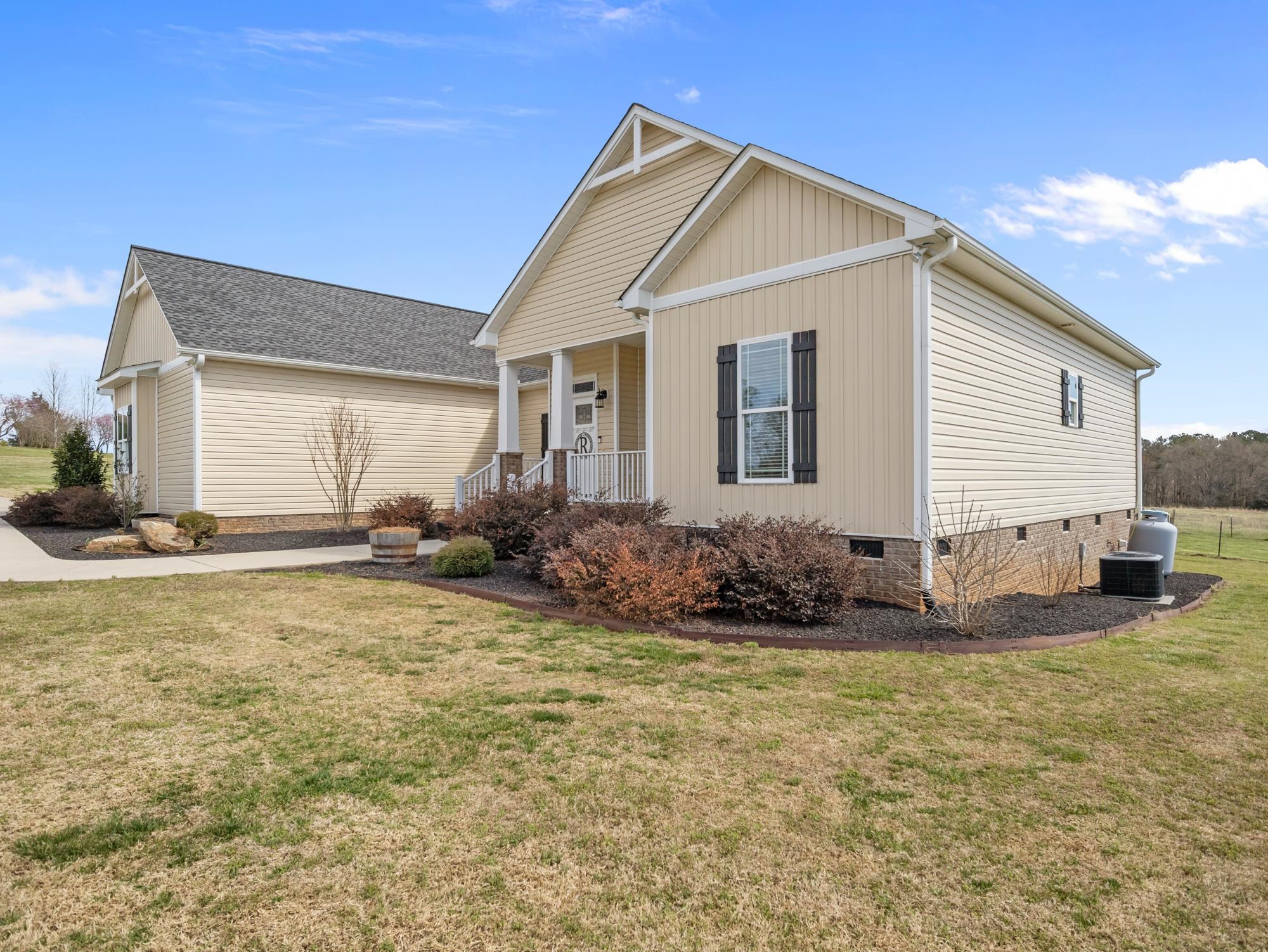 280 Rhodes Road Woodruff, SC 29388 - Photo 2 of 39