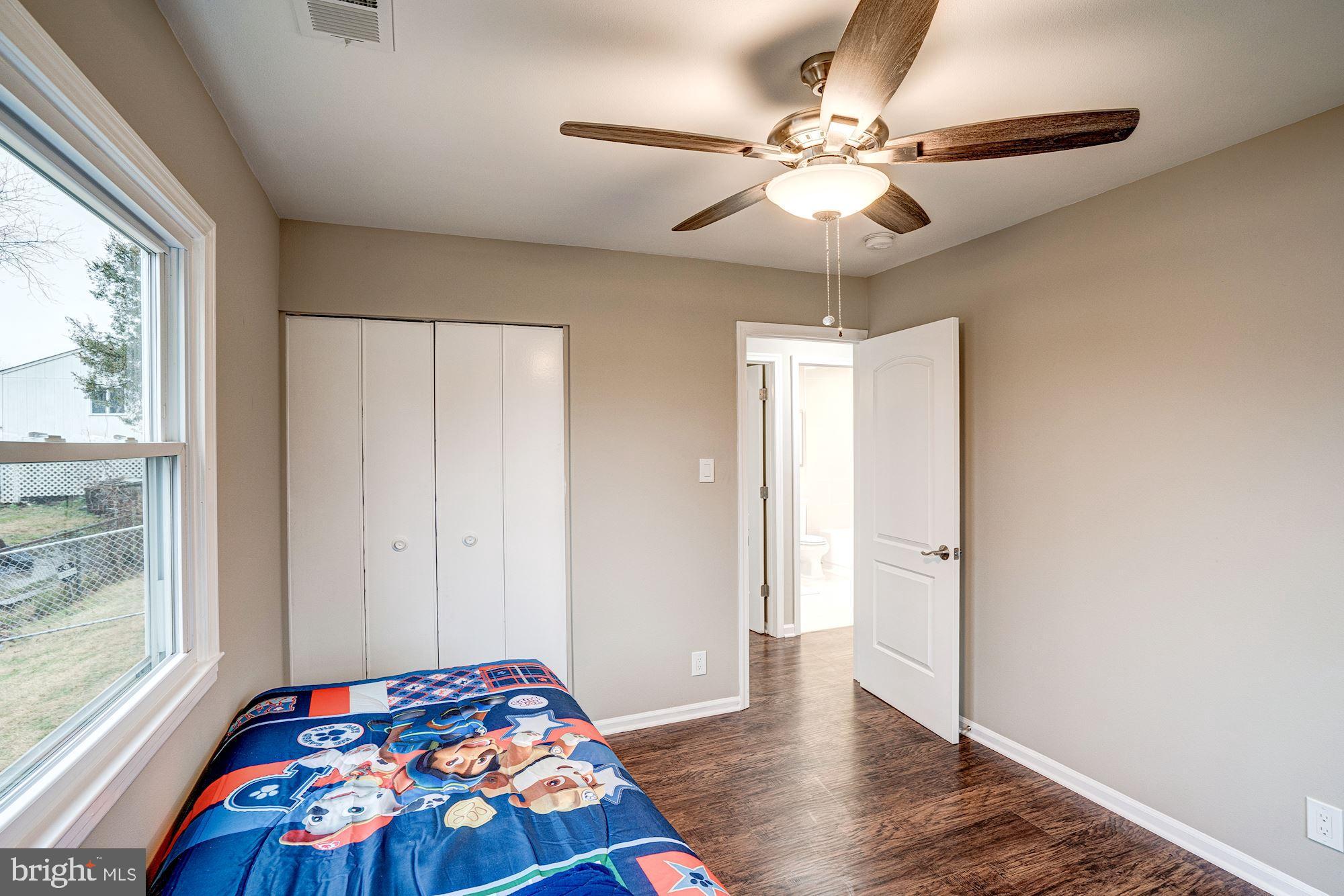 216 West Beech Road Sterling, VA 20164 - Photo 20 of 35 Gallery Image 20