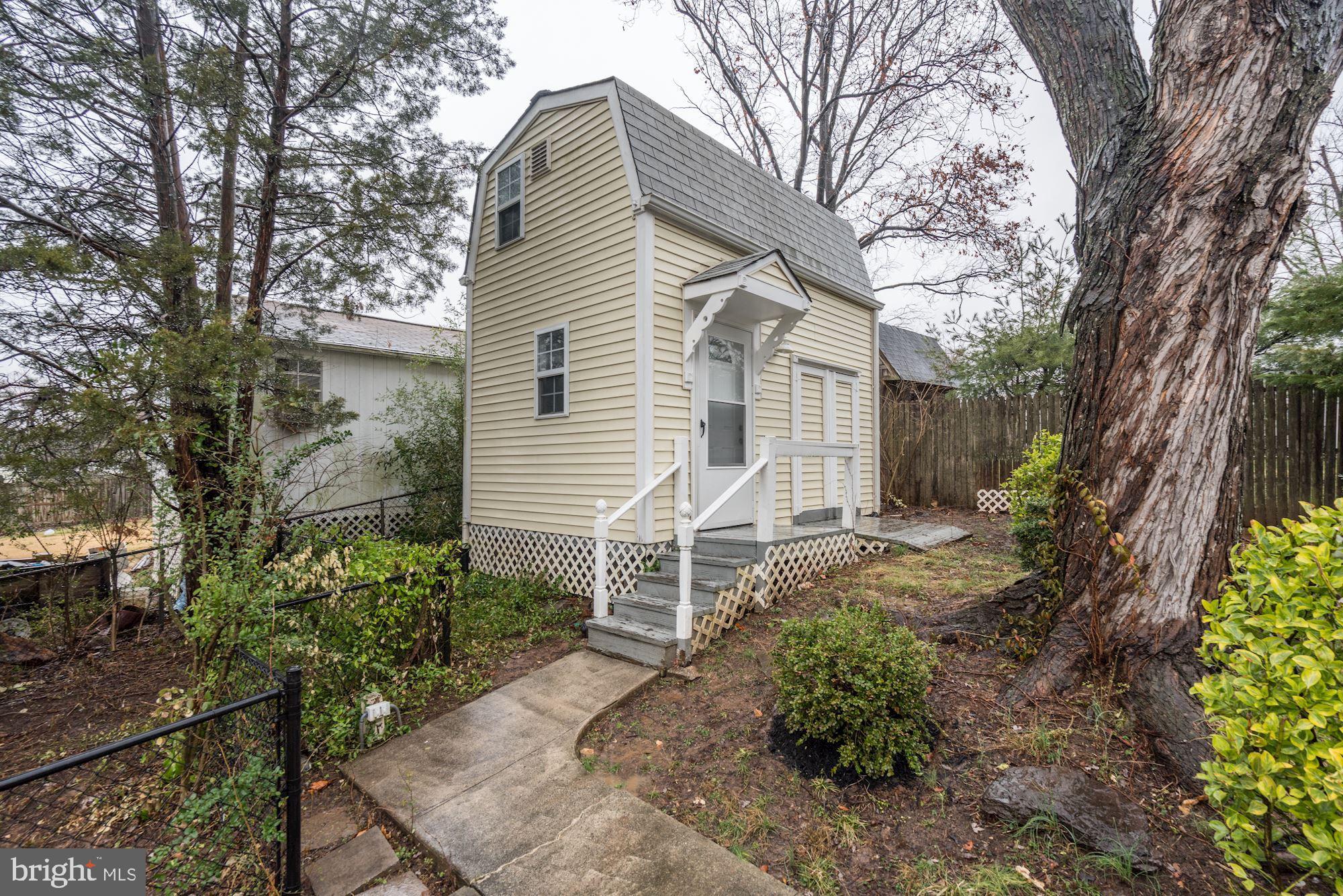 216 West Beech Road Sterling, VA 20164 - Photo 32 of 35 Gallery Image 32