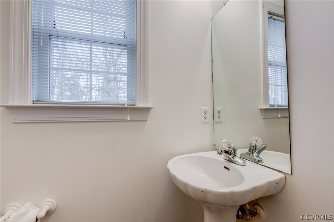 11907 Misty Spring Place Midlothian, VA 23112 - Photo 9 of 21 Gallery Image 9