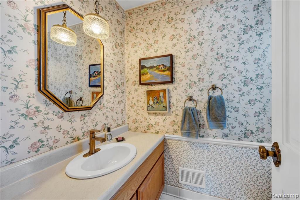 5815 Beechview Drive Rochester, MI 48306 - Photo 23 of 63 Gallery Image 23