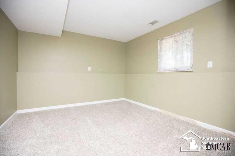 10315 Secor Road Temperance, MI 48182 - Photo 16 of 25 21396692-15.JPG