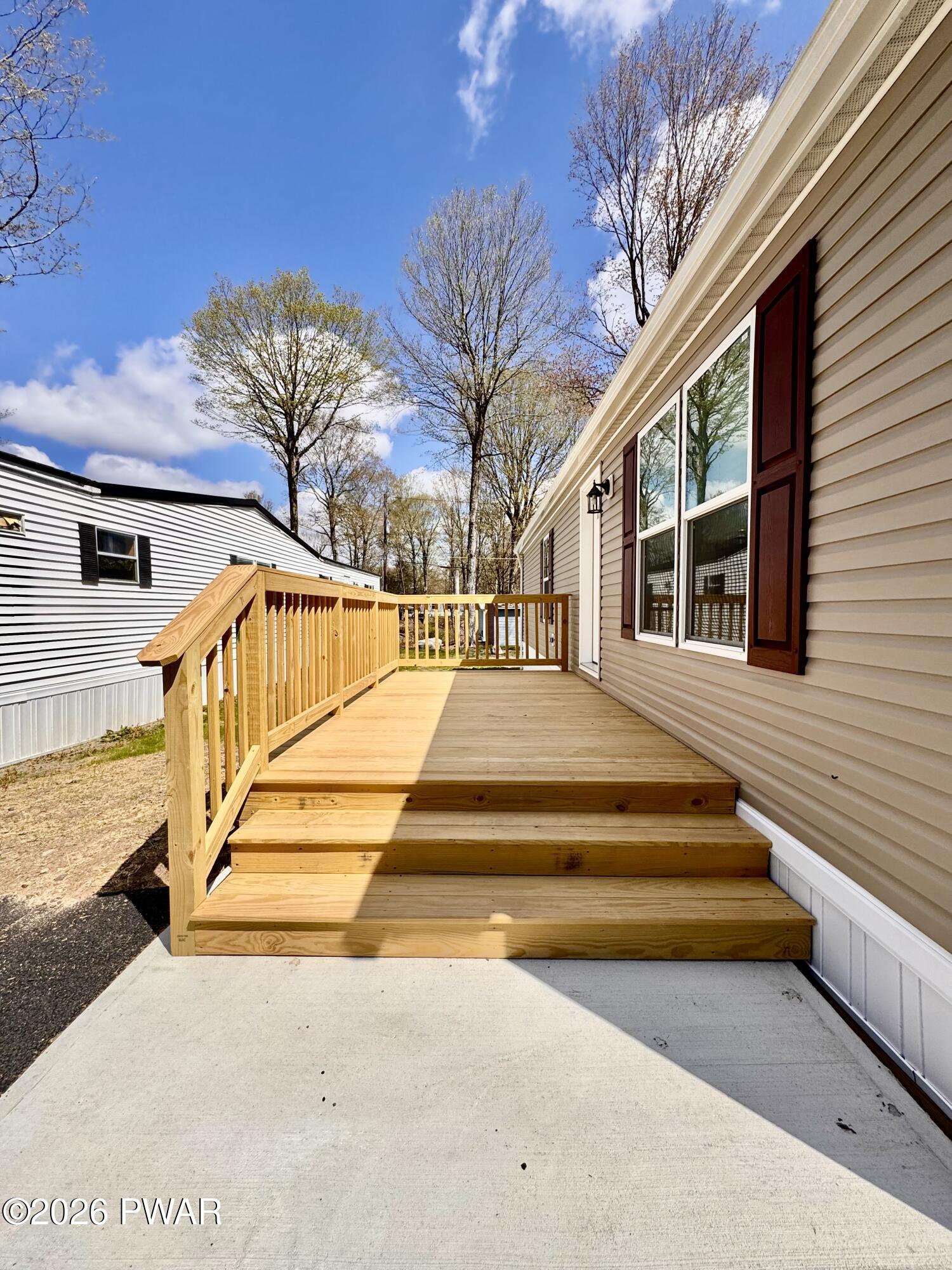 120 Middle Road Greentown, PA 18426 - Photo 3 of 32