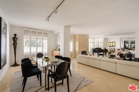 $1,395,000 | 121 South Palm Drive, Unit 401, Beverly Hills, CA 90212