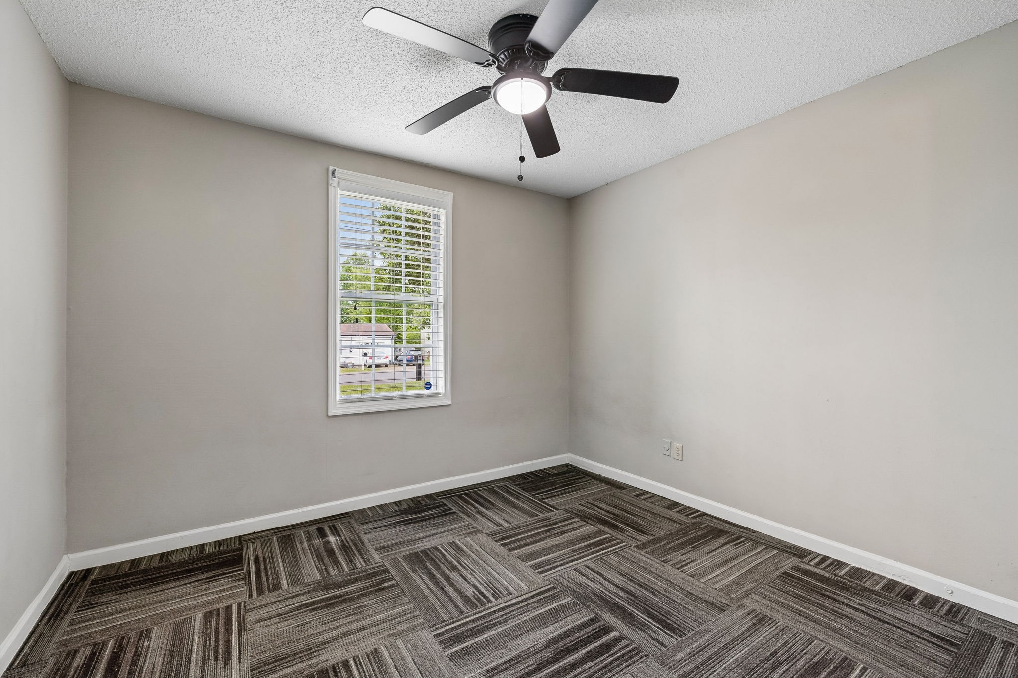 809 Fawn Lane Madison, TN 37115 - Photo 21 of 43 a view of an empty room and a window