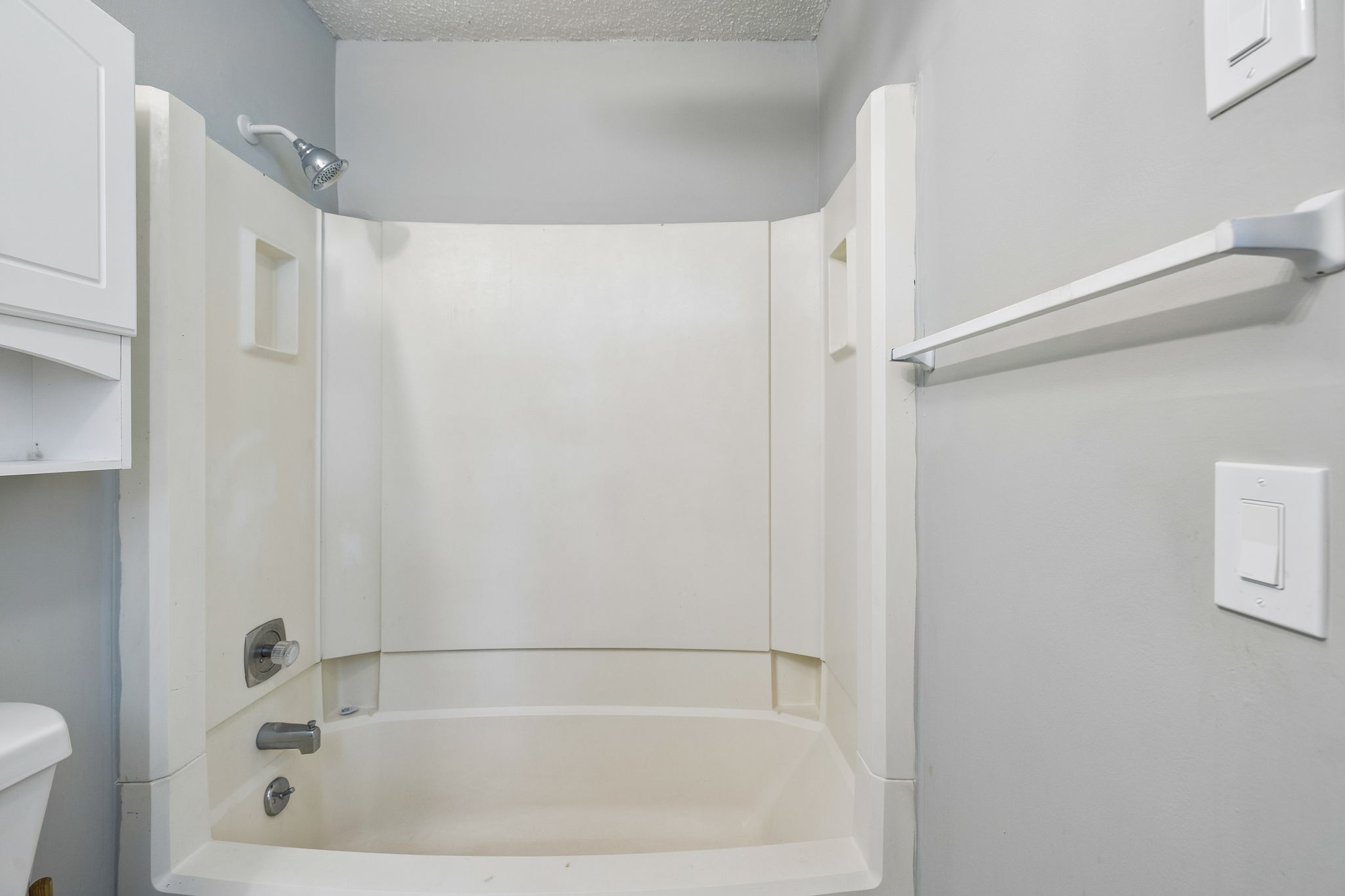 809 Fawn Lane Madison, TN 37115 - Photo 29 of 43 a close view of a bathtub in bathroom
