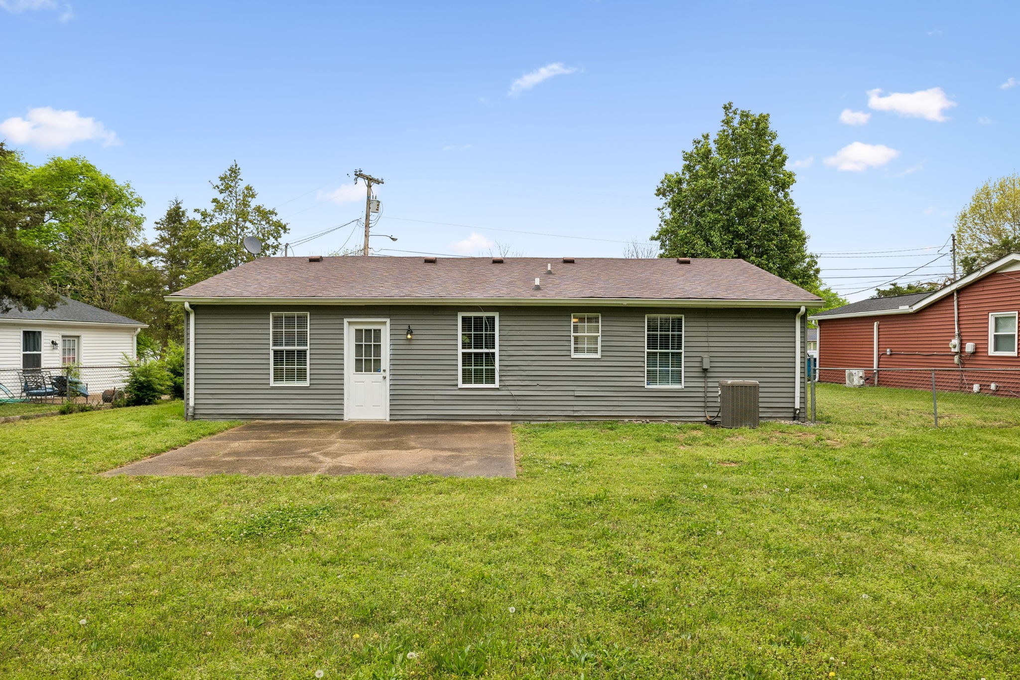 809 Fawn Lane Madison, TN 37115 - Photo 36 of 43 a front view of a house with a garden