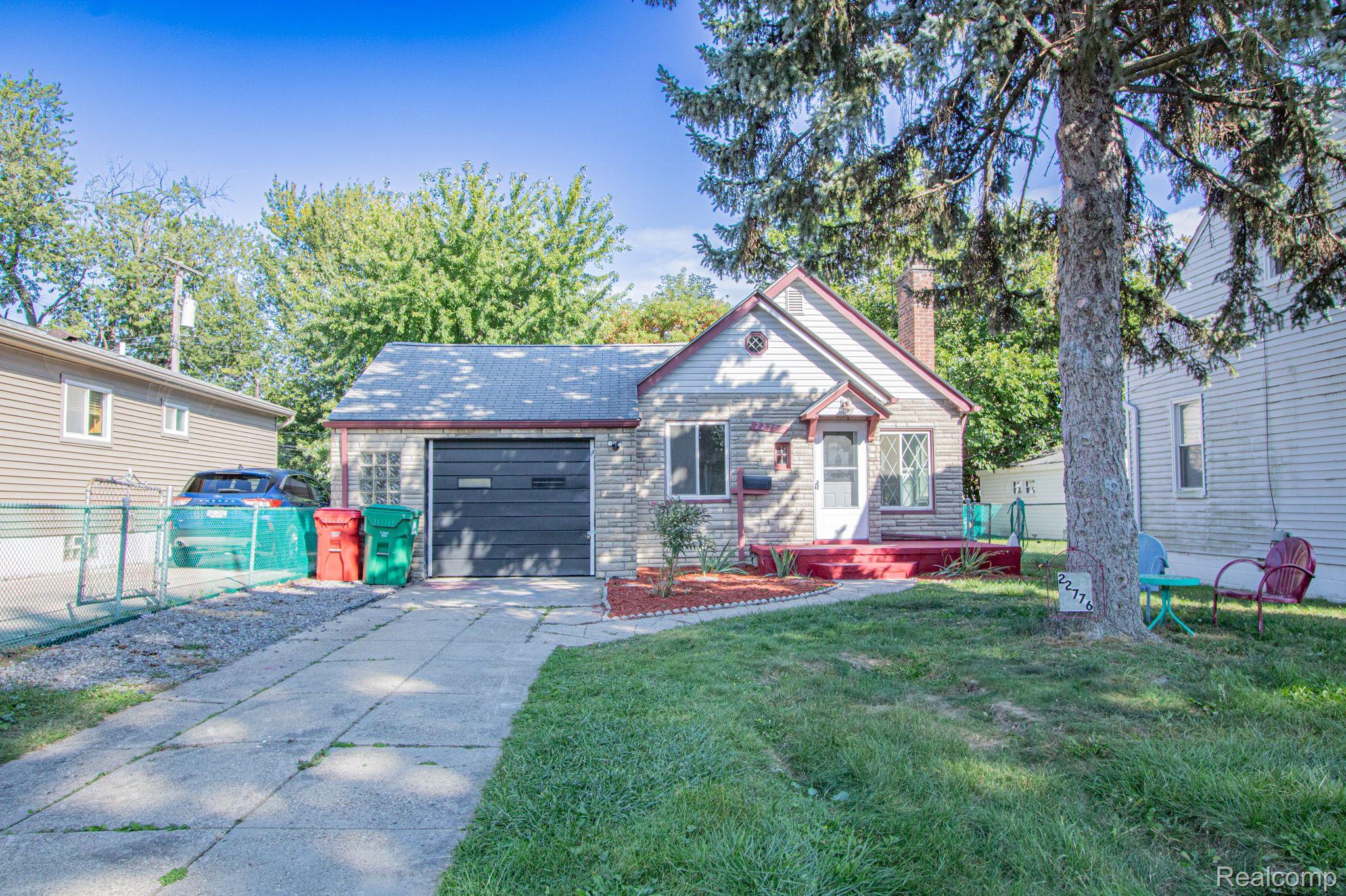 22776 Cushing Avenue Eastpointe, MI 48021 - Photo 2 of 22 Gallery Image 2
