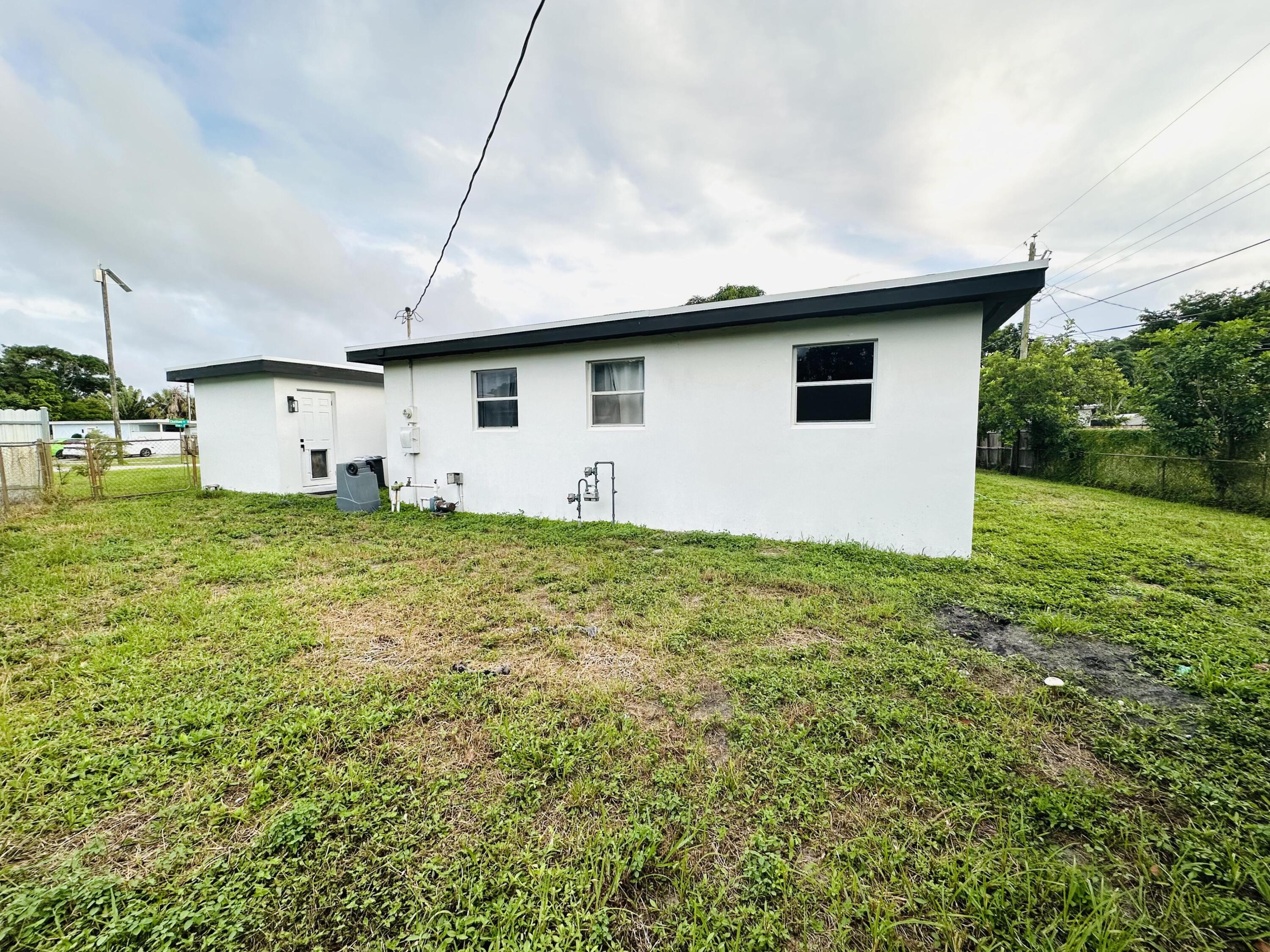 1865 West Chatham Road West Palm Beach, FL 33415 - Photo 4 of 56 5