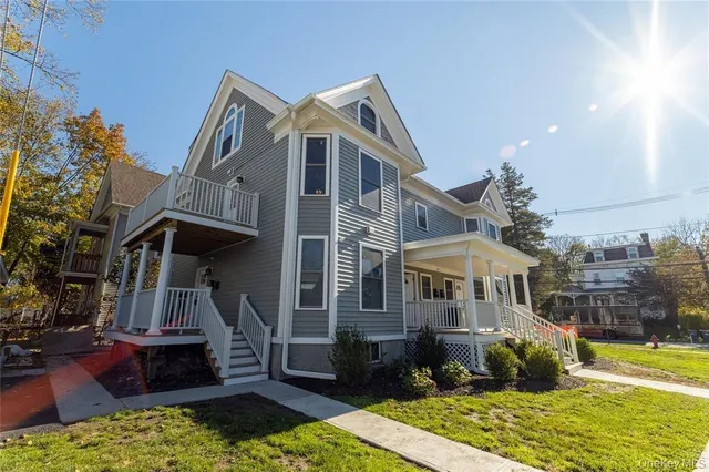 $2,200 | 22 Forbus Street, Unit 3, Poughkeepsie, NY 12601