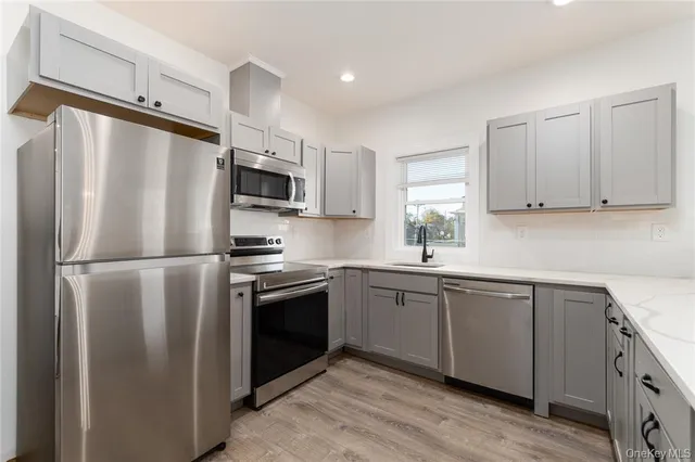 $2,200 | 22 Forbus Street, Unit 3, Poughkeepsie, NY 12601