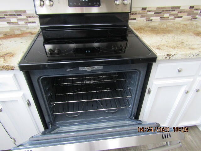 1206 Morrow Road Medford, OR 97504 - Photo 12 of 23 range oven