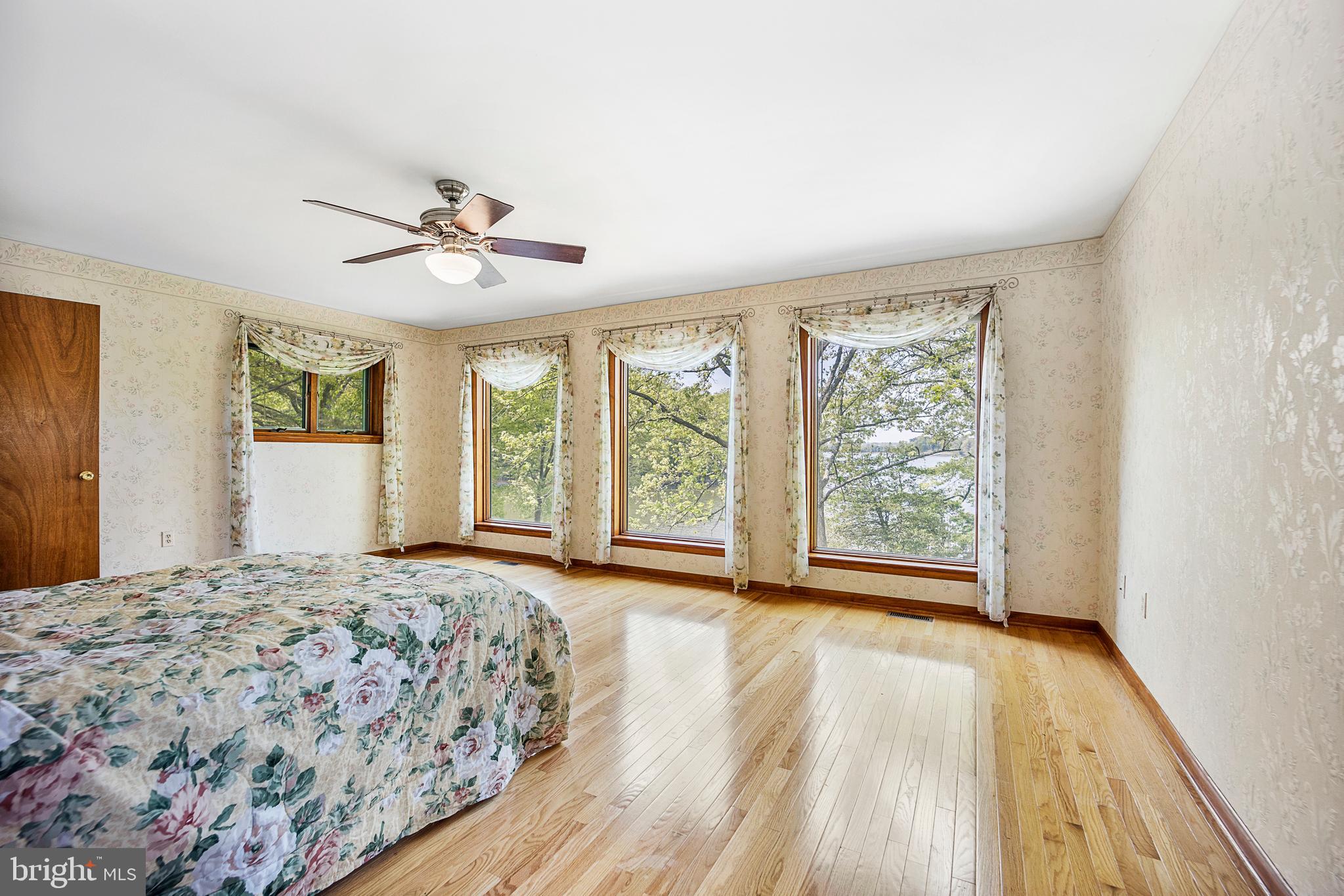 1405 Crabhouse Road Lusby, MD 20657 - Photo 25 of 47 Owner's suite