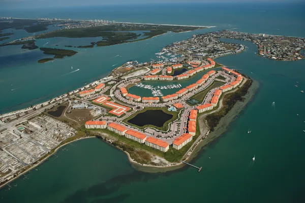 $2,600 | 37 Harbour Isle Drive East, Unit 101, Fort Pierce, FL 34949