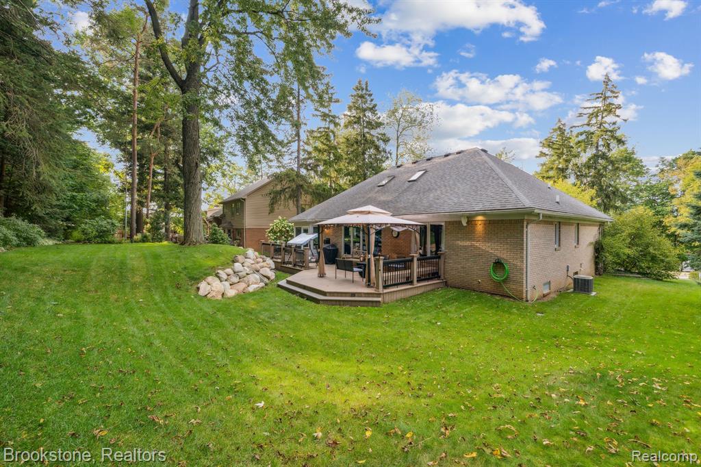 576 Bloomer Ridge Drive Rochester, MI 48307 - Photo 39 of 48