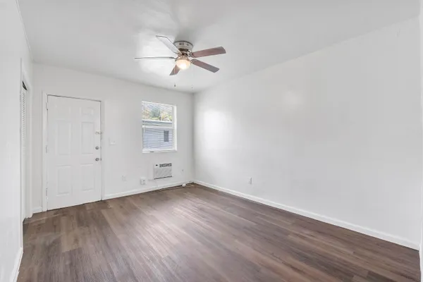 $2,200 | 515 Northeast 150th Street, Unit 1, Miami, FL 33161