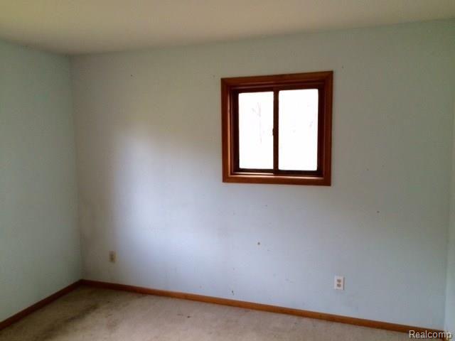 6025 Cyclone Road Otter Lake, MI 48464 - Photo 15 of 43 262-181621 bed 2,2.jpg
