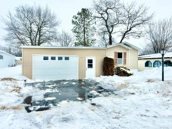 $65,000 | 155 P 5, Gladstone, MI 49837