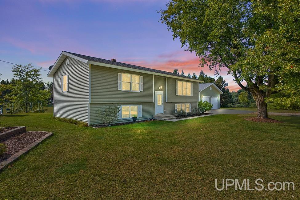 W6285 Co G-08 Road Wallace, MI 49893 - Photo 2 of 56 Gallery Image 2