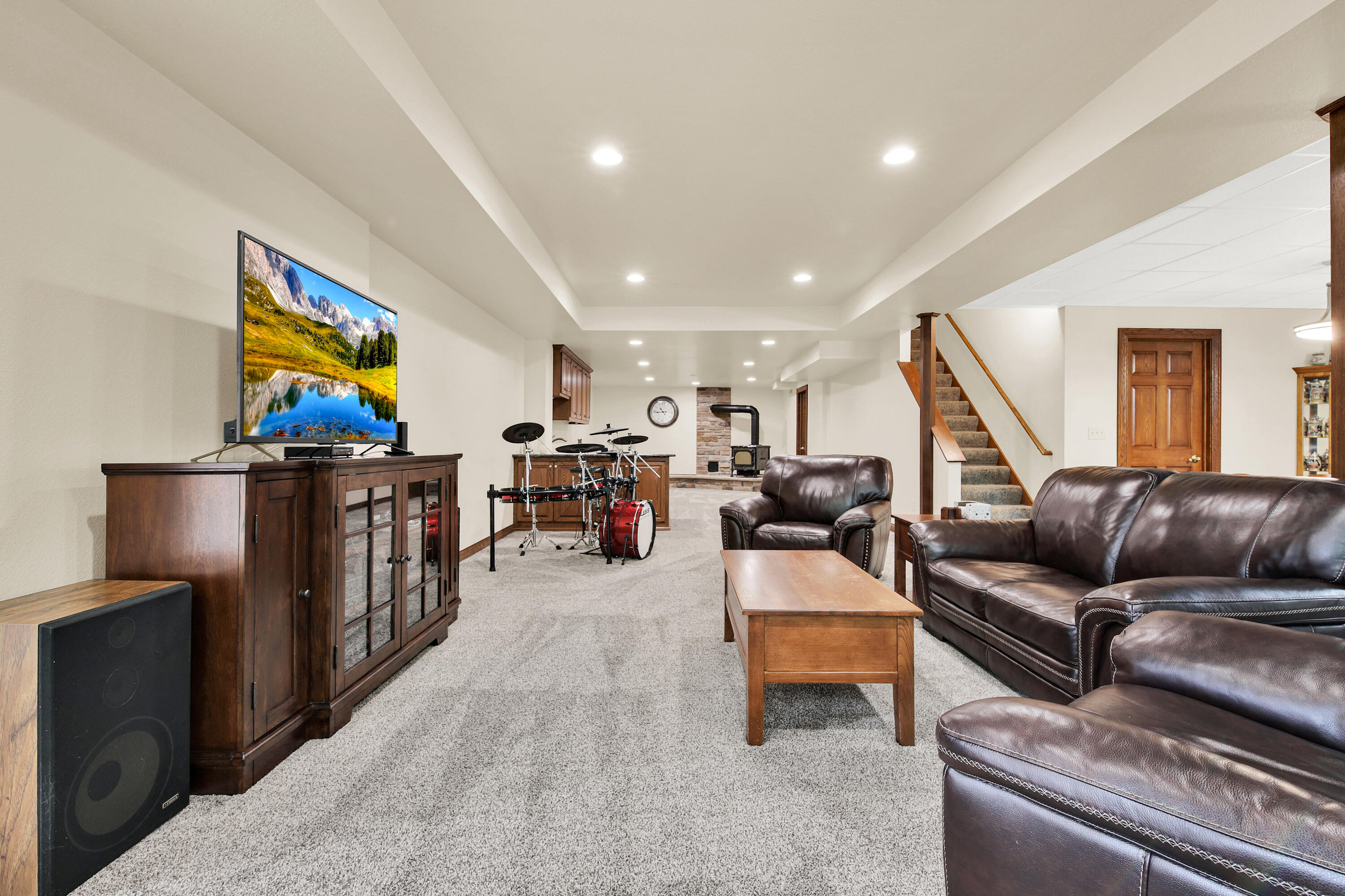 615 Kettle Ridge Richfield, WI 53017 - Photo 25 of 44 LL Rec Room