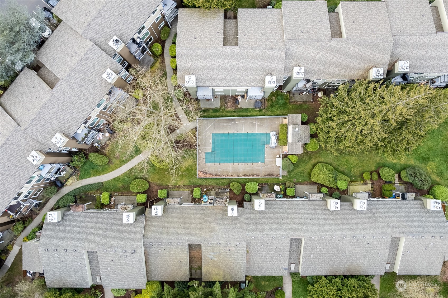 820 Cady Road, Unit C203 Everett, WA 98203 - Photo 9 of 19 an aerial view of a house