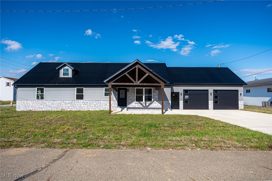 950 Beech Street Newcomerstown, OH 43832 - Photo 2 of 36