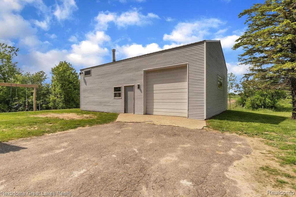 5516 Atlas Road Grand Blanc, MI 48439 - Photo 33 of 37