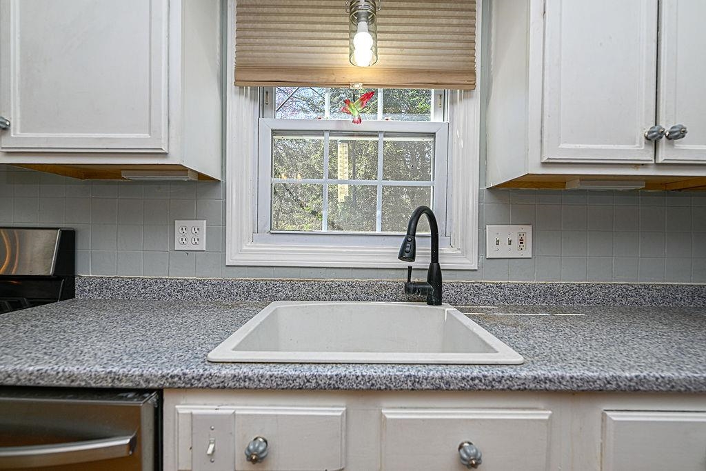 32 Hickory Drive Amherst, NH 03031 - Photo 13 of 38