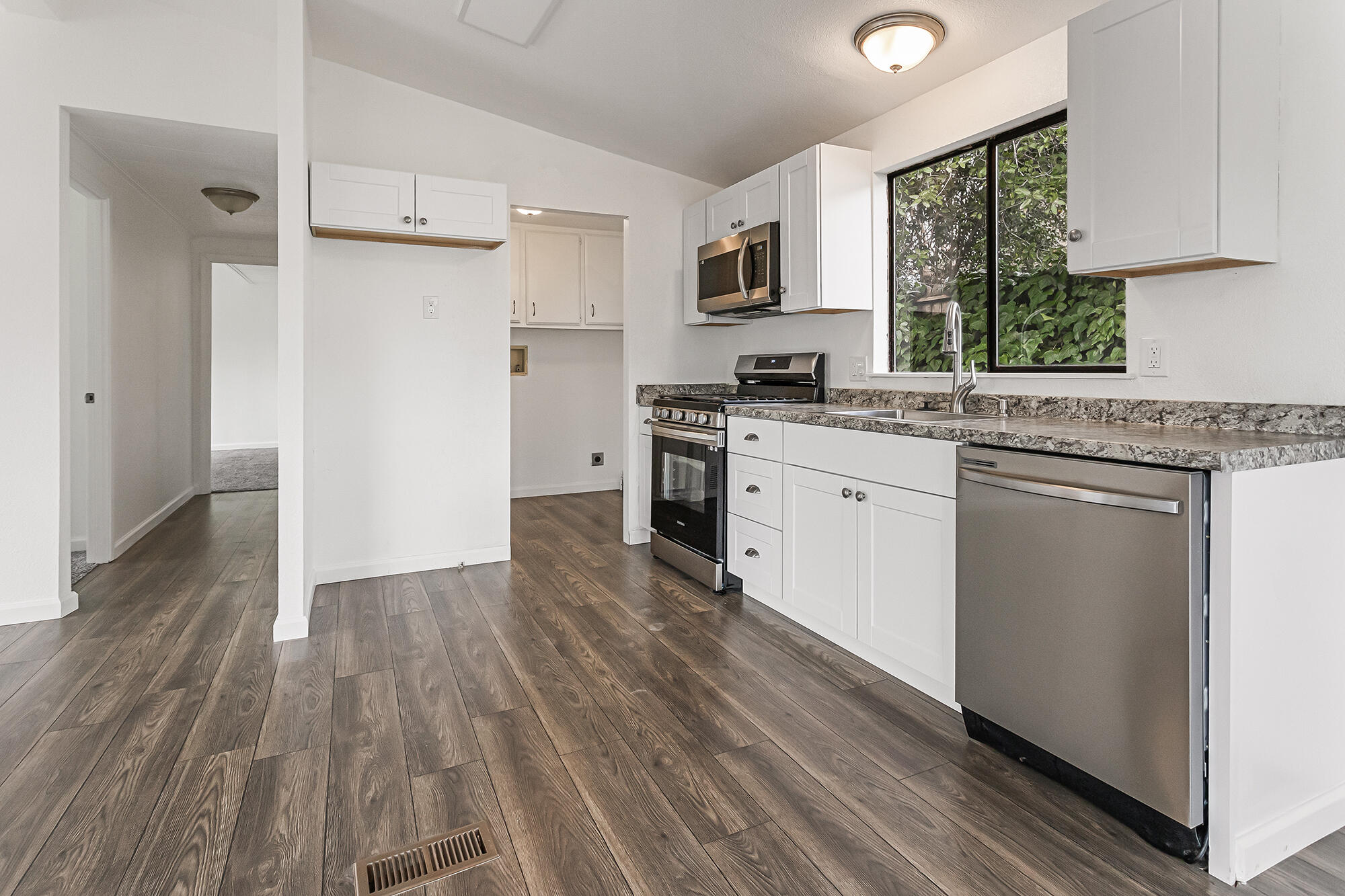 14635 Spring Branch Road Redding, CA 96003 - Photo 11 of 27 14635 Spring Branch Rd - 10