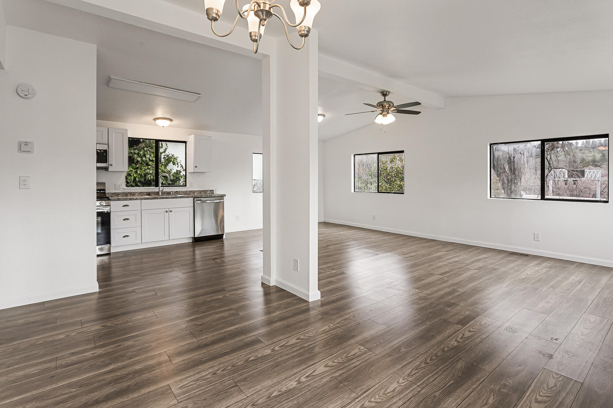14635 Spring Branch Road Redding, CA 96003 - Photo 7 of 27 14635 Spring Branch Rd - 06