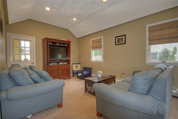 6 Vernon Road Natick, MA 01760 - Photo 8 of 14 Gallery Image 8