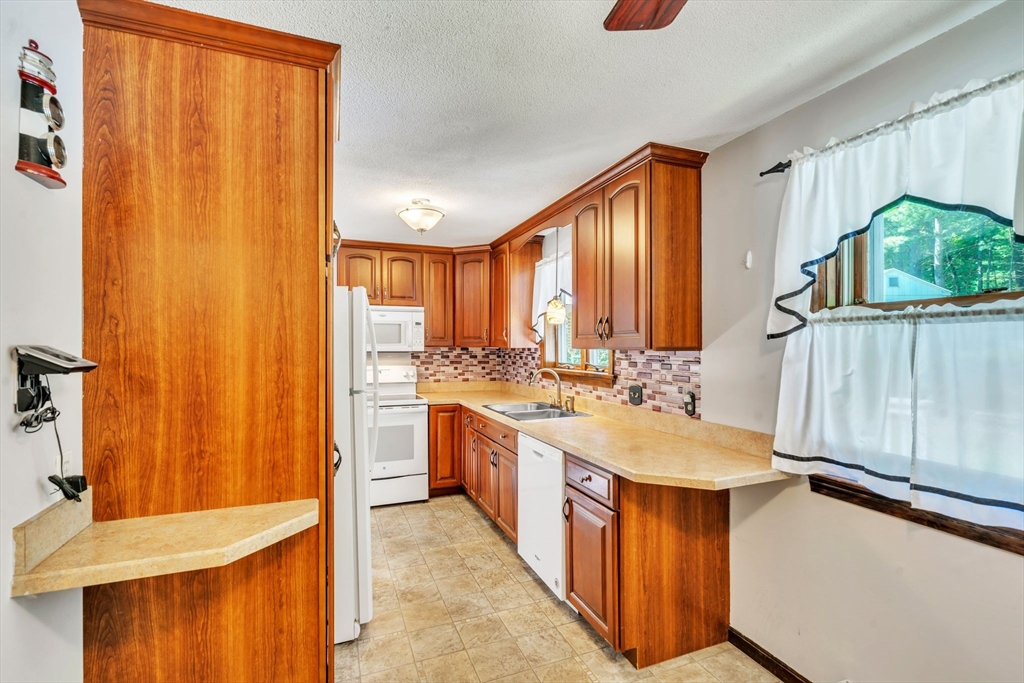 61 Mt Dumplin Road Thorndike, MA 01079 - Photo 13 of 42 Gallery Image 13