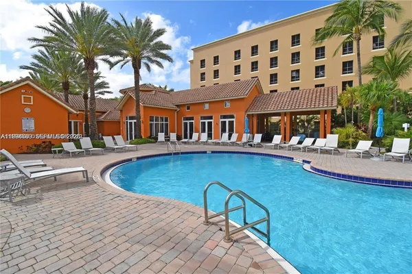 $4,875 | 3330 Northeast 190th Street, Unit 1412, Aventura, FL 33180