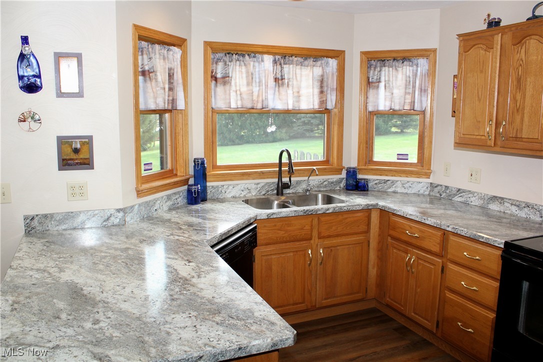 1468 Rauch Road East Palestine, OH 44413 - Photo 13 of 48 Kitchen with Newer Countertops