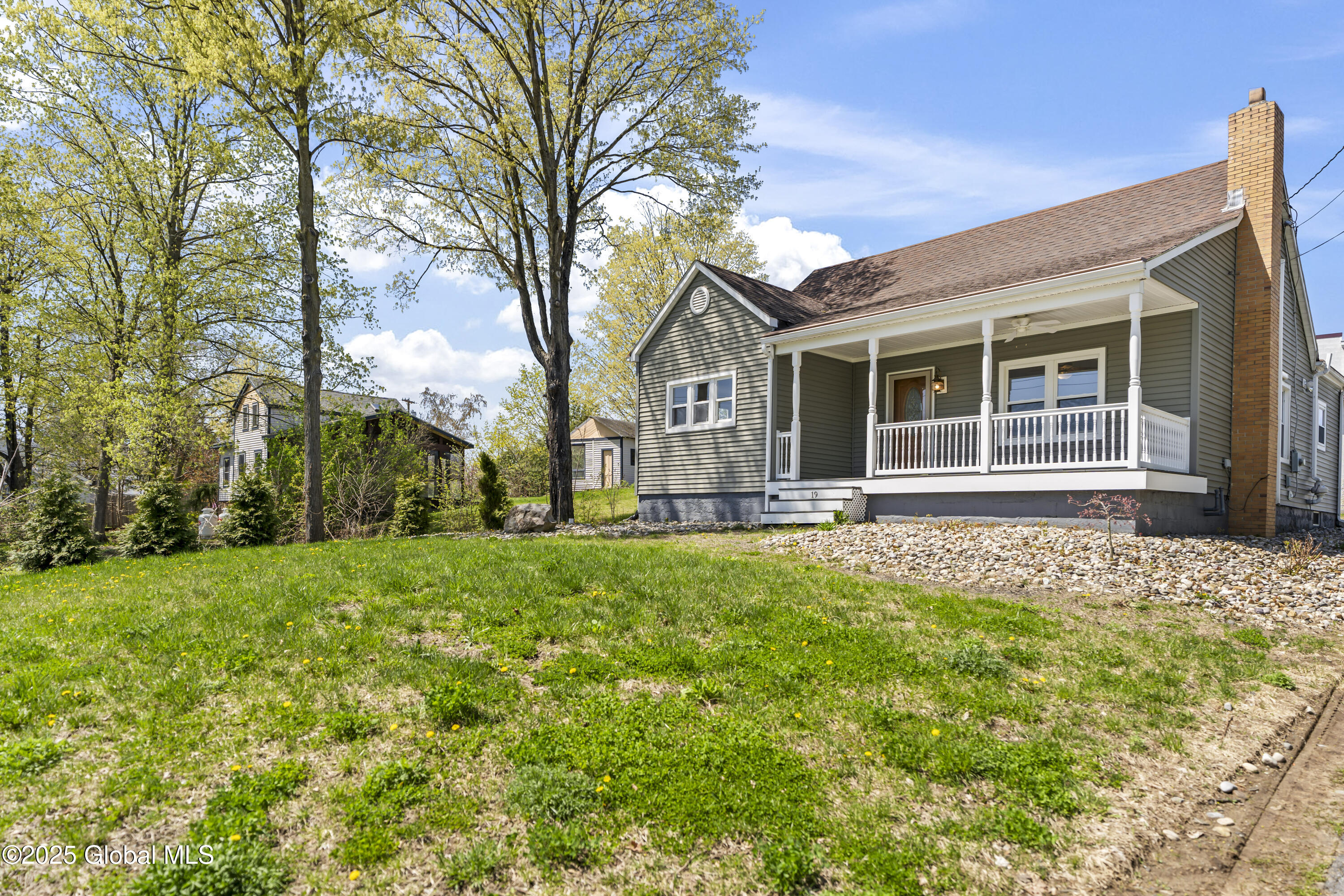 19 Champlain Road Stillwater, NY 12170 - Photo 2 of 26 DSC06384
