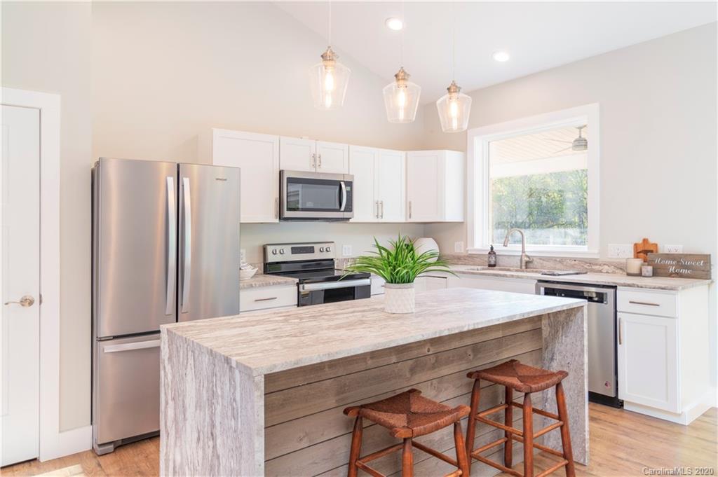 133 Ridge Road Candler, NC 28715 - Photo 5 of 23