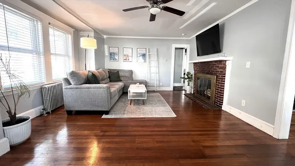 $2,500 | 123 Waterston Avenue, Unit 1, Quincy, MA 02170