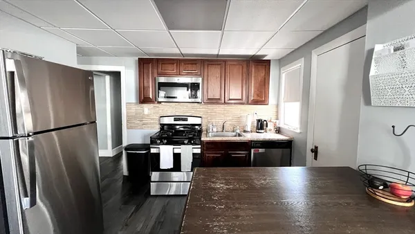 $2,500 | 123 Waterston Avenue, Unit 1, Quincy, MA 02170