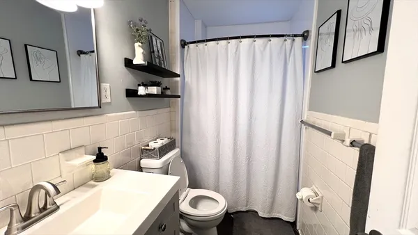 $2,500 | 123 Waterston Avenue, Unit 1, Quincy, MA 02170